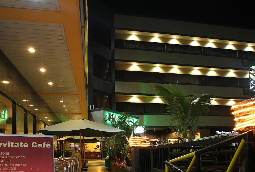 Holiday Plaza Hotel Tuguegarao City Exterior photo