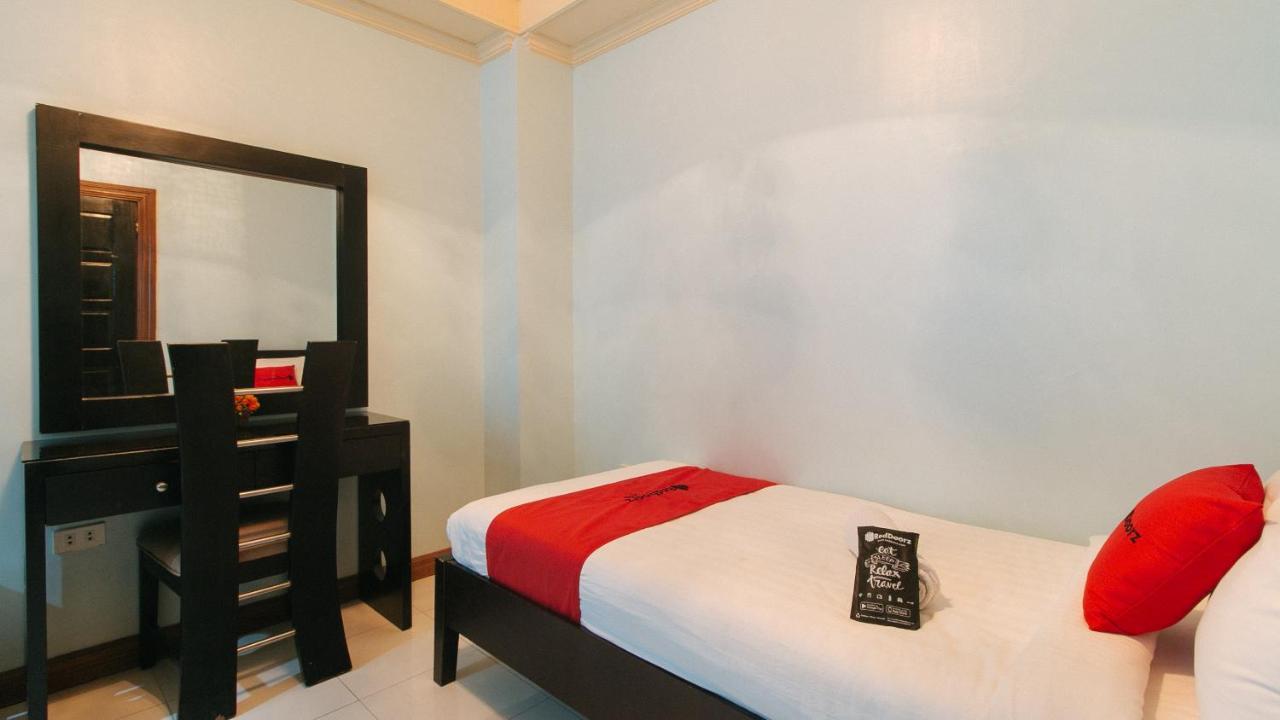 Holiday Plaza Hotel Tuguegarao City Exterior photo