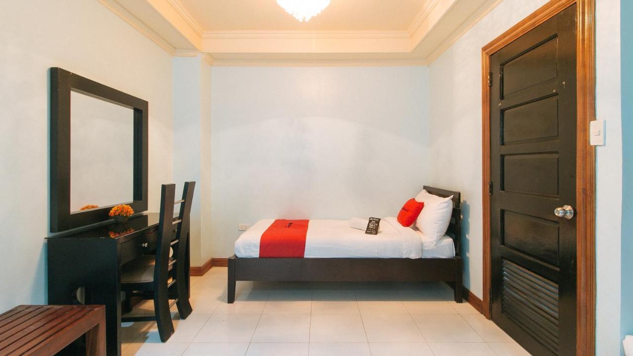Holiday Plaza Hotel Tuguegarao City Exterior photo