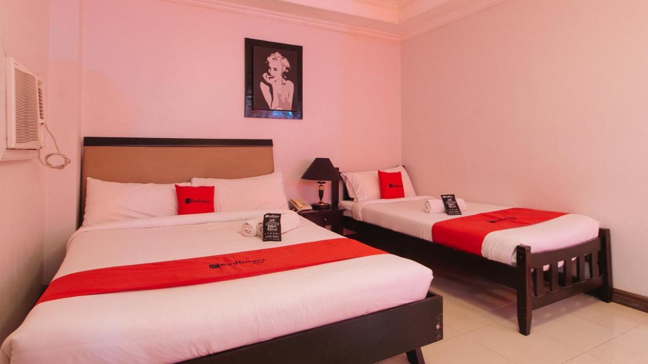 Holiday Plaza Hotel Tuguegarao City Exterior photo