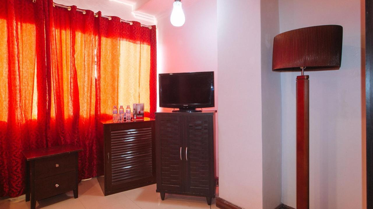Holiday Plaza Hotel Tuguegarao City Exterior photo