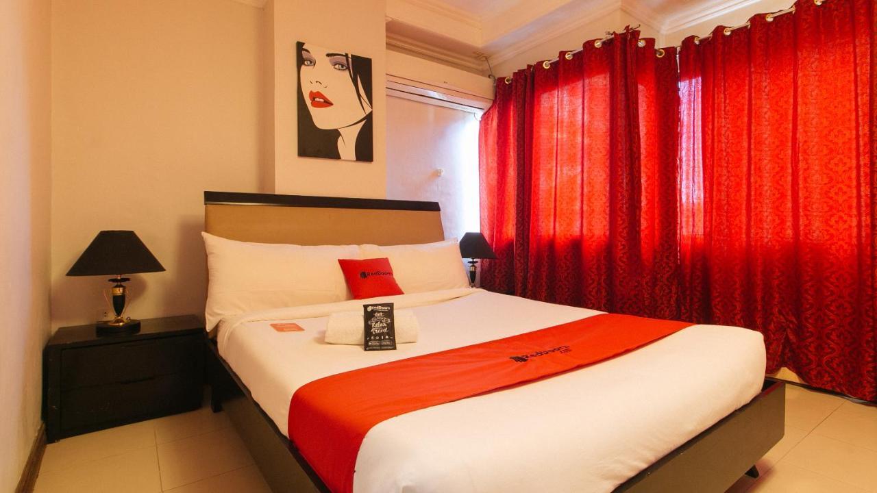 Holiday Plaza Hotel Tuguegarao City Exterior photo