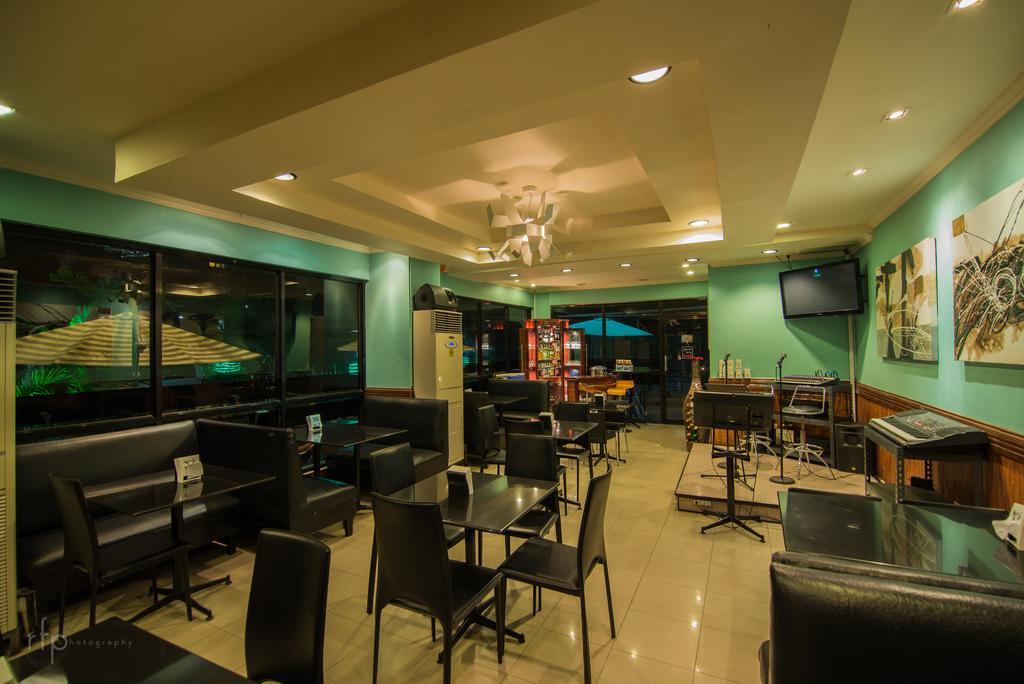 Holiday Plaza Hotel Tuguegarao City Exterior photo