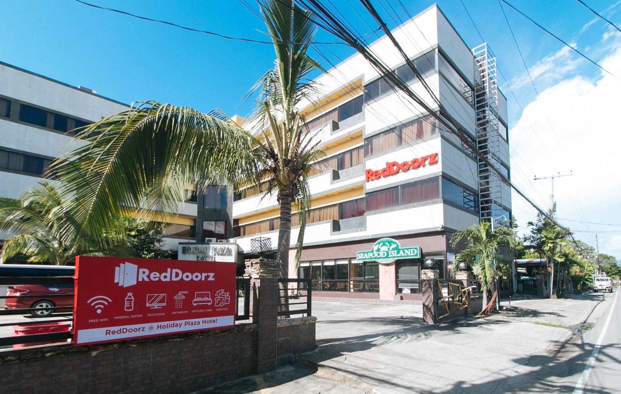Holiday Plaza Hotel Tuguegarao City Exterior photo