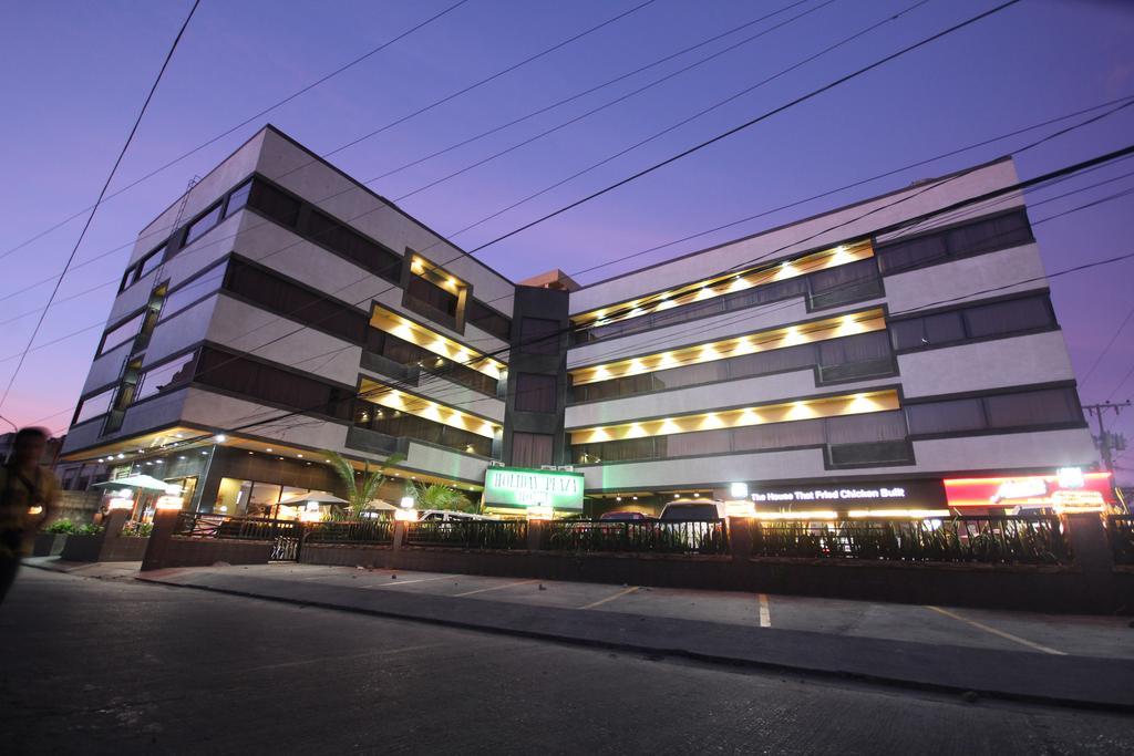 Holiday Plaza Hotel Tuguegarao City Exterior photo