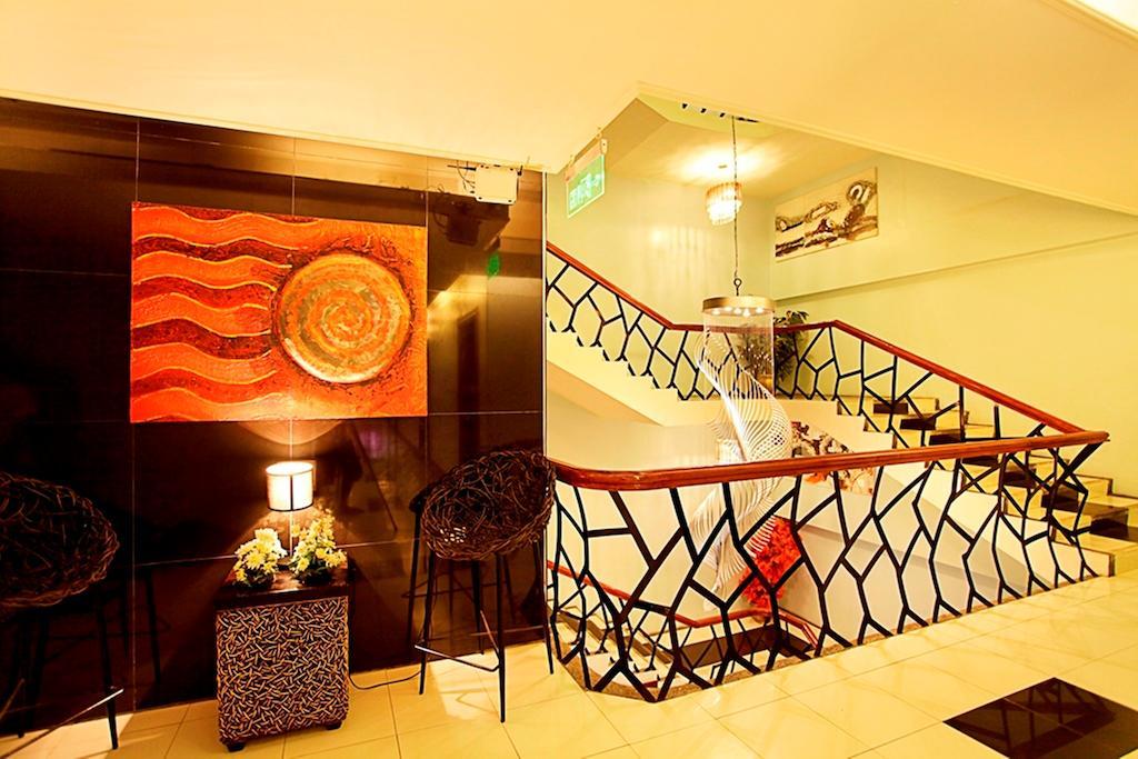 Holiday Plaza Hotel Tuguegarao City Exterior photo